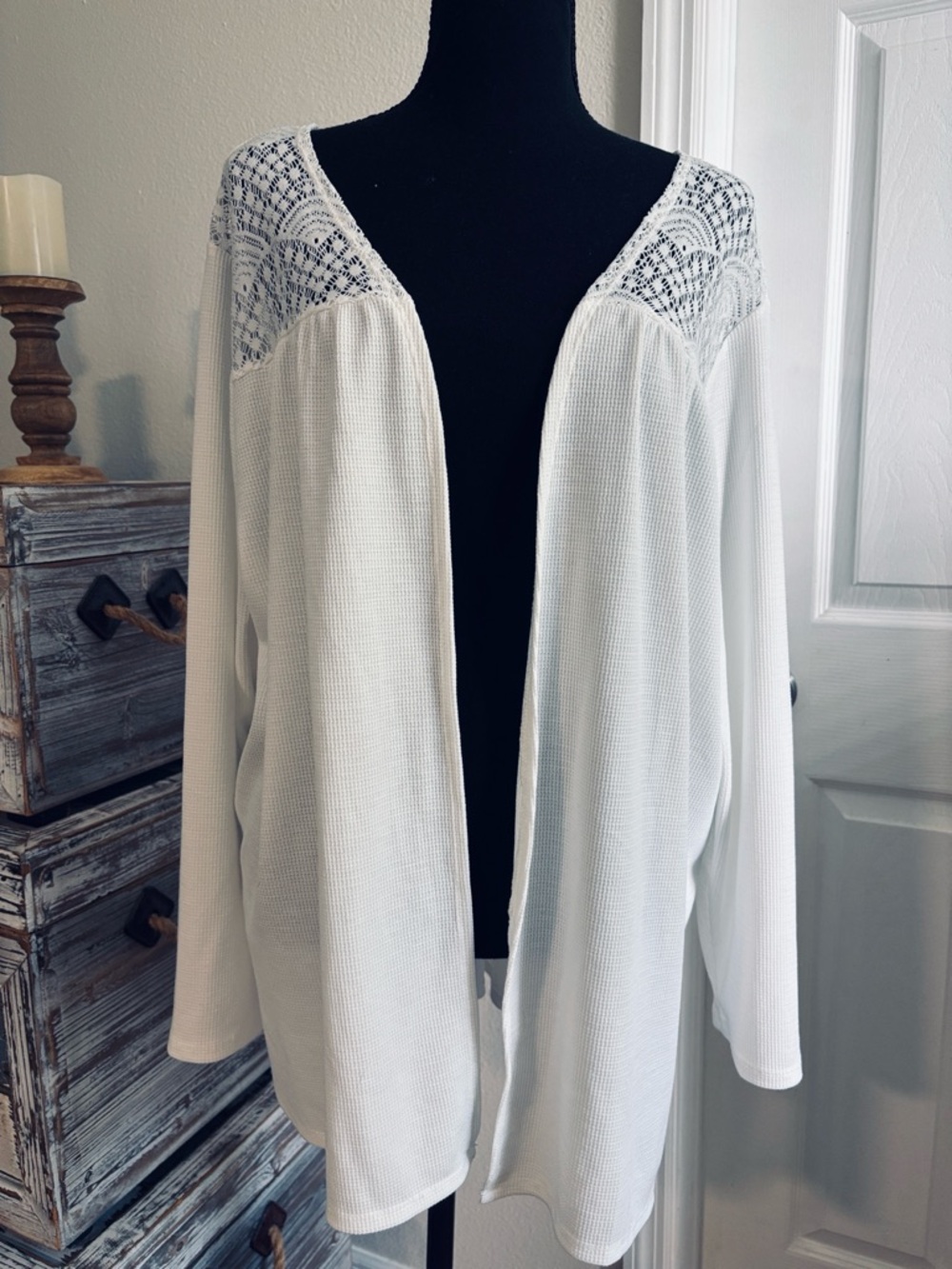 Open-Front White Cardigan with Lace Yoke